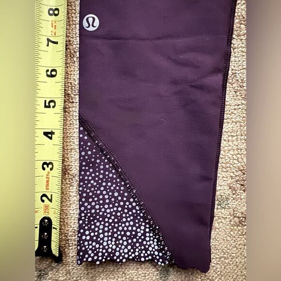 lululemon Tight Stuff Deep Zinfandel reflective scalloped hem leggings NWOT 4 - Picture 5 of 10